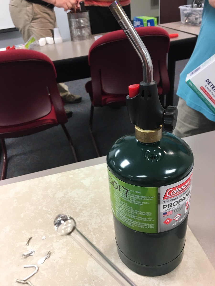 vafozzils's tweet photo. Blowing glass and enameling copper...material science is so much fun! #iwcsSTEM https://t.co/qBNBJFqGWH