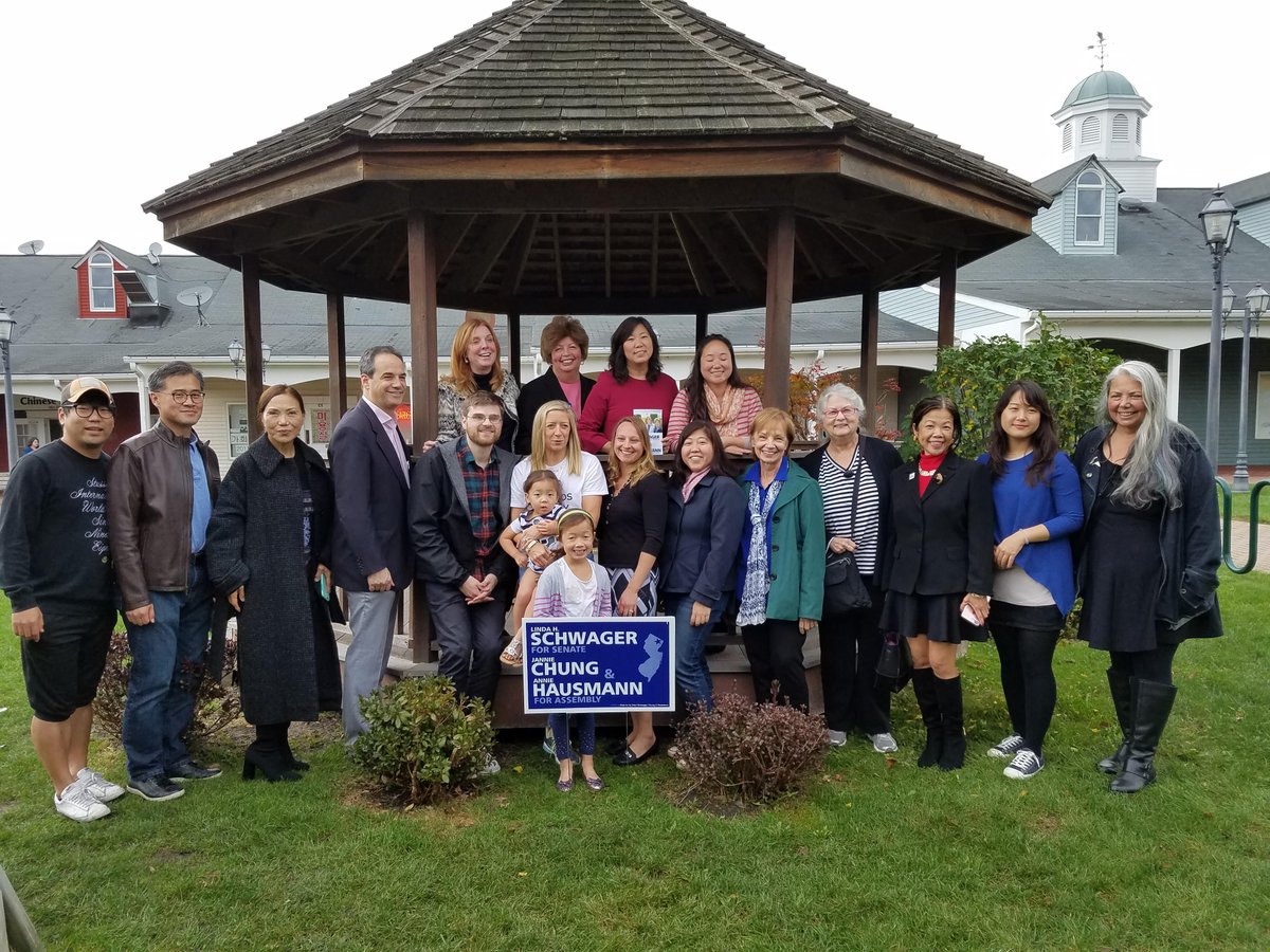 Grace4NY's tweet photo. Spent my morning w/ Linda Schwager, Jannie Chung &amp; @anniehauss working to @flipthe39th. This election, turn red districts blue &amp; vote! https://t.co/aXrhCHTKq0