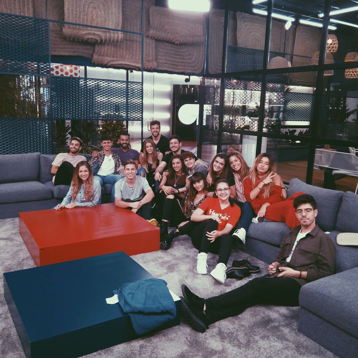 OT_Oficial's tweet photo. El compañerismo es uno de los mejores regalos que nos está dejando esta edición #OTGala2 https://t.co/SxWjttu5Il