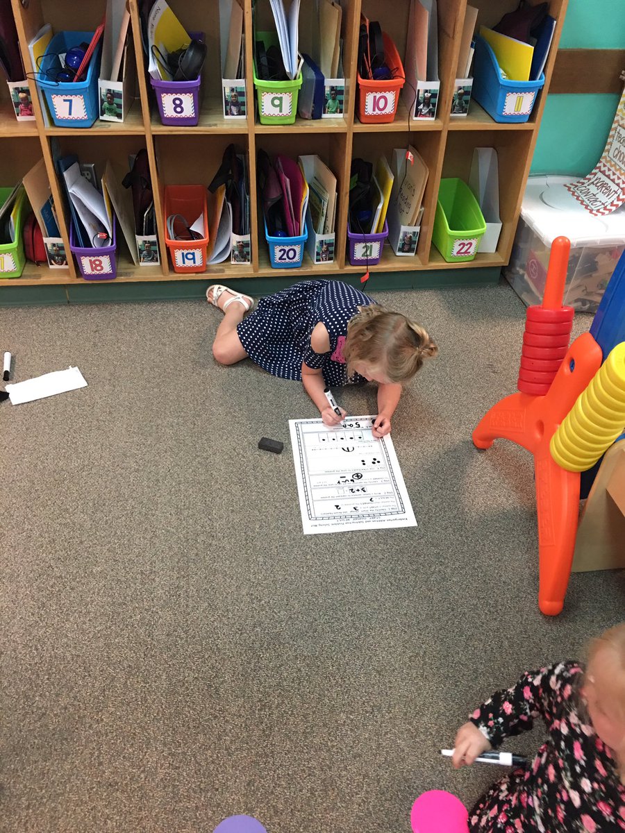 TinaWagnerAES's tweet photo. Using our problem solving mats to solve word problems! #WeLoveAES #SmithSmarties1718 #WordProblems #mathrocks #StartChangeResult https://t.co/GbbGBlqqga