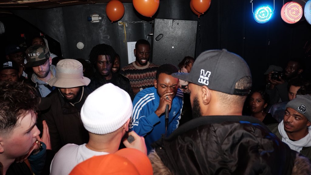 MangaStHilare's tweet photo. @sharkymajor @tiatsim @Lewi__B @Blay_Vision @benteki_ @YoungKye @djlogansama @WingRunningDv @RalphHardy @Poppzadaisy @DeanaDeans @traxxcardiff @sevnblvck @Jammz @KirbyT_DJ @creativemindz1 @SNOW667 @discarda This legend @ItsMaceOnline powered up #outburstlive https://t.co/dbJvsV7BMP