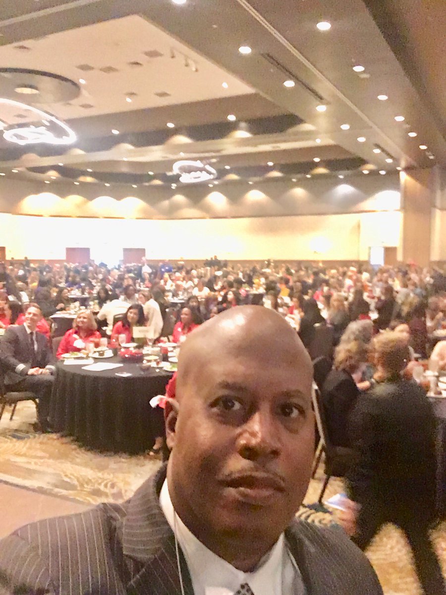 DrJhodge1906's tweet photo. Do I ever get nervous before a keynote?   YES!!!!! LOL!!!! Wouldn’t YOU BE Nervous!!!??? #LSSSCA17 https://t.co/mD8sI4xGVe