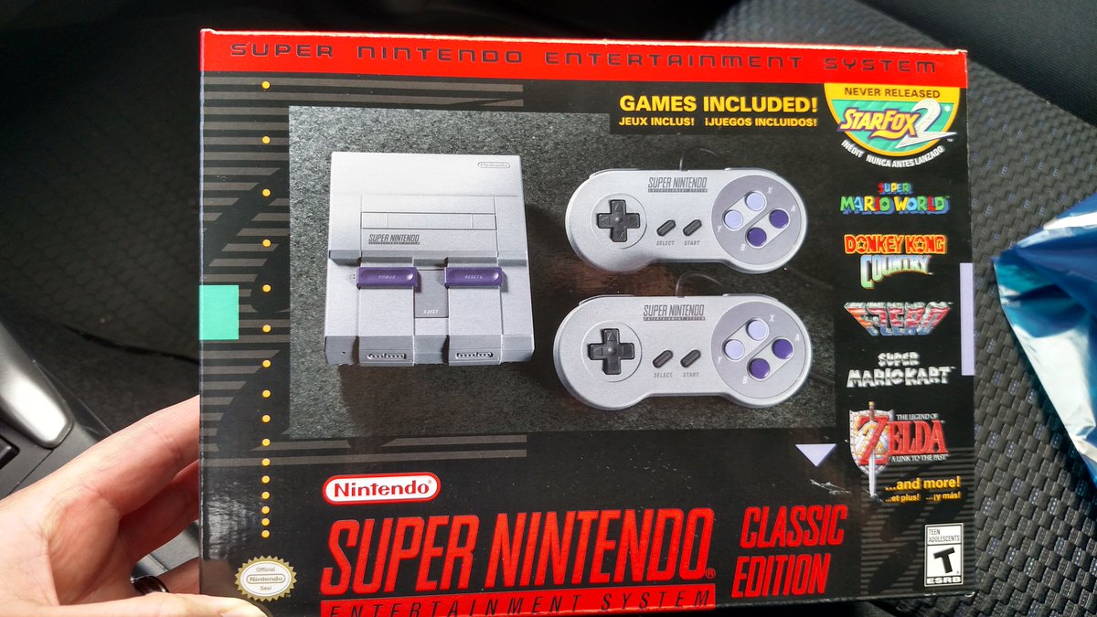 radioslay's tweet photo. When you walk into BestBuy to get a phone charger and you find one of these. #ClassicSNES https://t.co/iV9RChUcbp