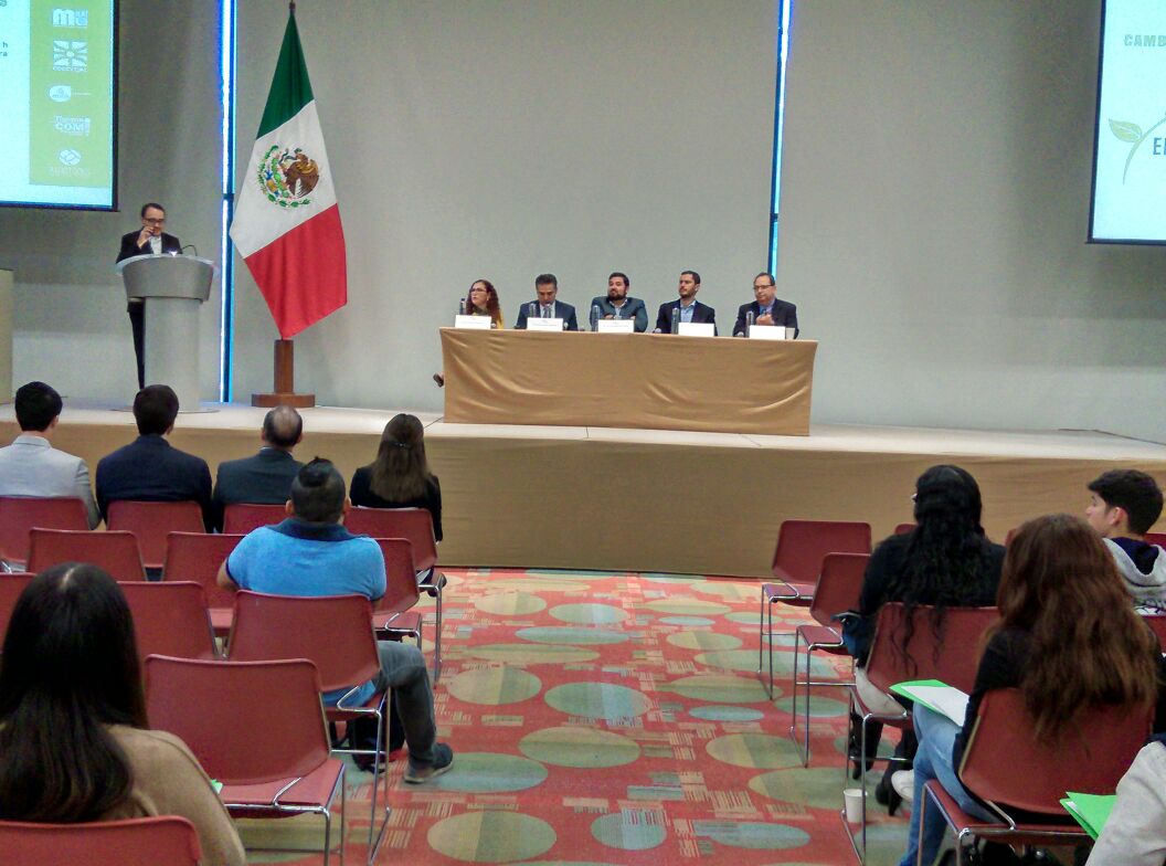 CDAITESM's tweet photo. Simposio “Cambios y oportunidades energéticas a los que se enfrenta la industria” #KAPTER @alexlimongarcia #CDAITESM @TecCampusGDL https://t.co/yiAtQUvBYq