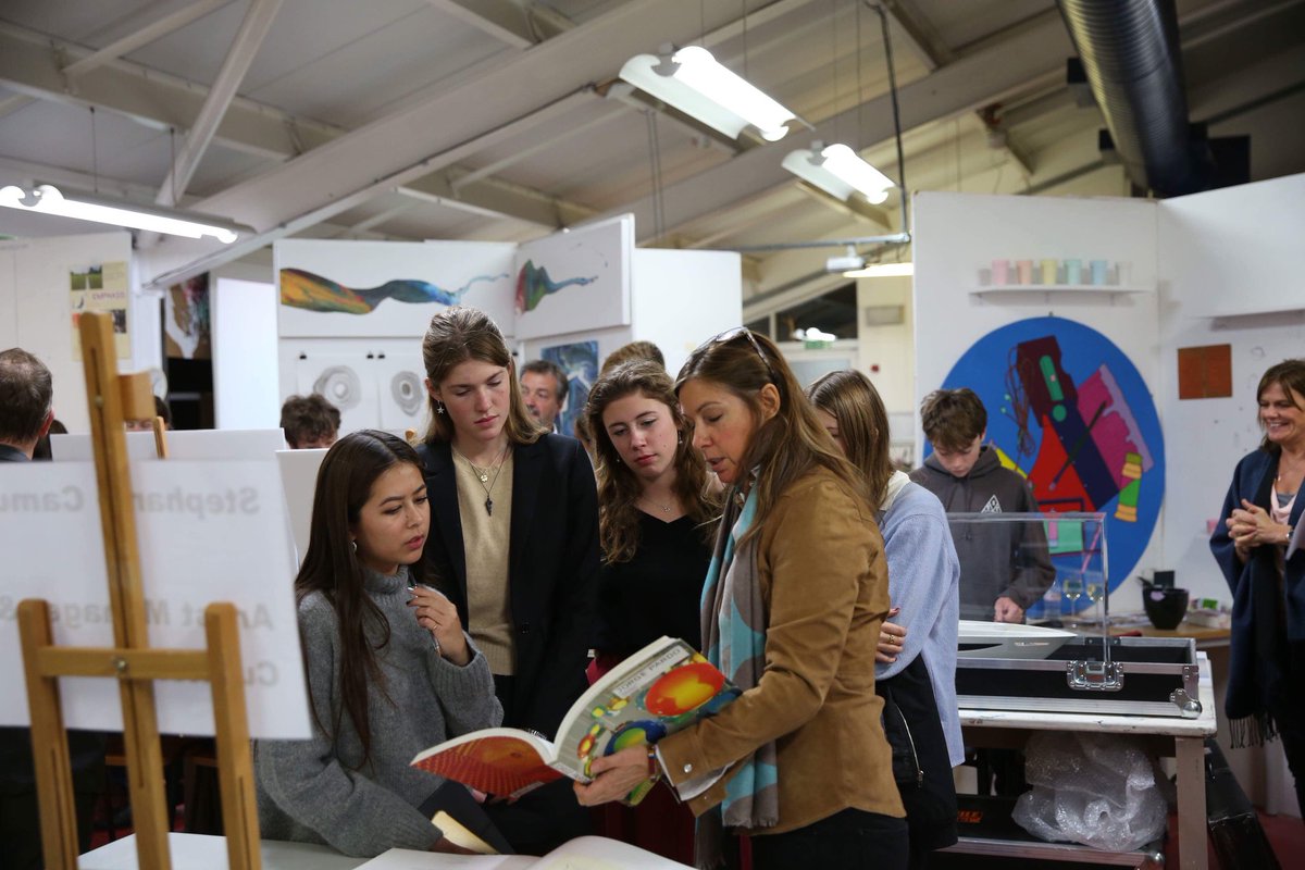 WellingtonUK's tweet photo. Our arts students learning about what #inspiring careers await them in the arts industry ๐จ #WellyIndependent @WellyArts1 https://t.co/TvDVKcdDY0