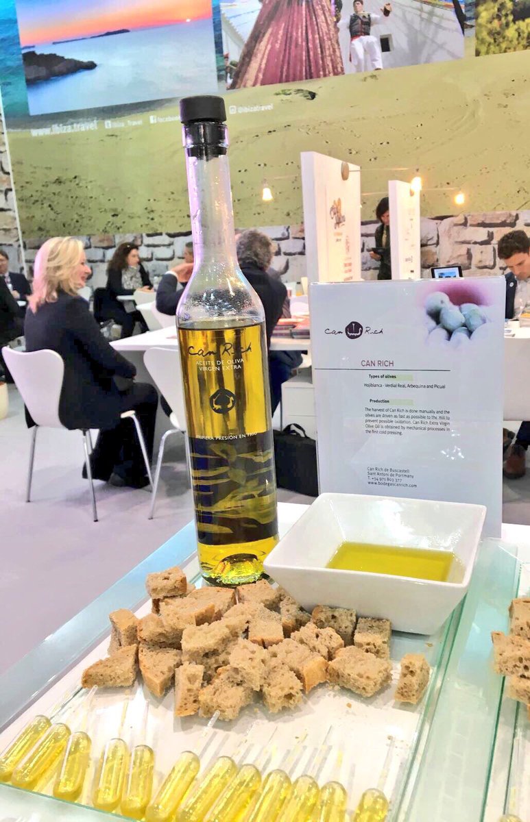 Ibiza_Travel's tweet photo. #Ibiza flavours and traditions at #WTMLondon2017 Tasting of extra virgin olive oil made in #Eivissa @Consell_Eivissa #autumnexperiences https://t.co/lvsywYPdIe