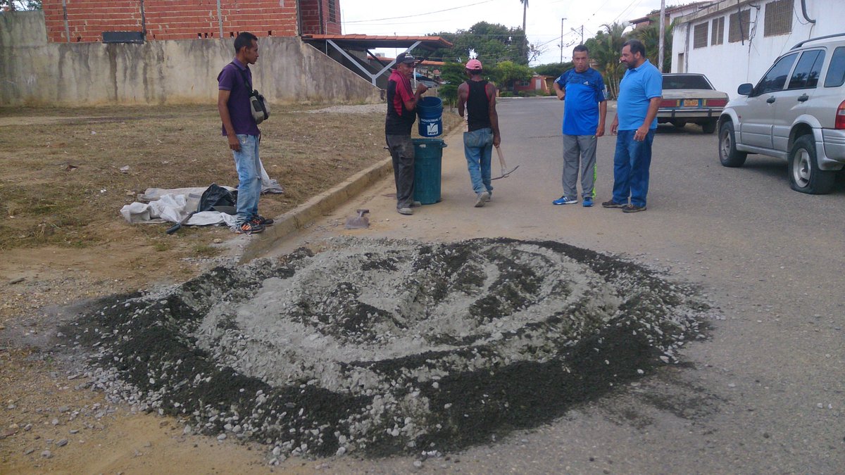 Durante el fin de semana a través del Programa #UnDíaPorMiComunidad rehabilitamos el espacio de uso común en la Urb. Villa trabsider.