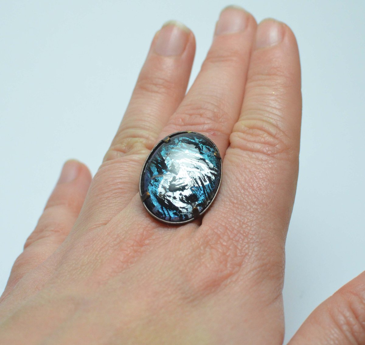 madebylauret's tweet photo. A special #handpainted  #ring  #handmade #craftbuzz  #handmadewithlove #onlinecraft #adjustablesize #craftshout https://t.co/LAMjBwT3Hz https://t.co/ersVPRk2kJ
