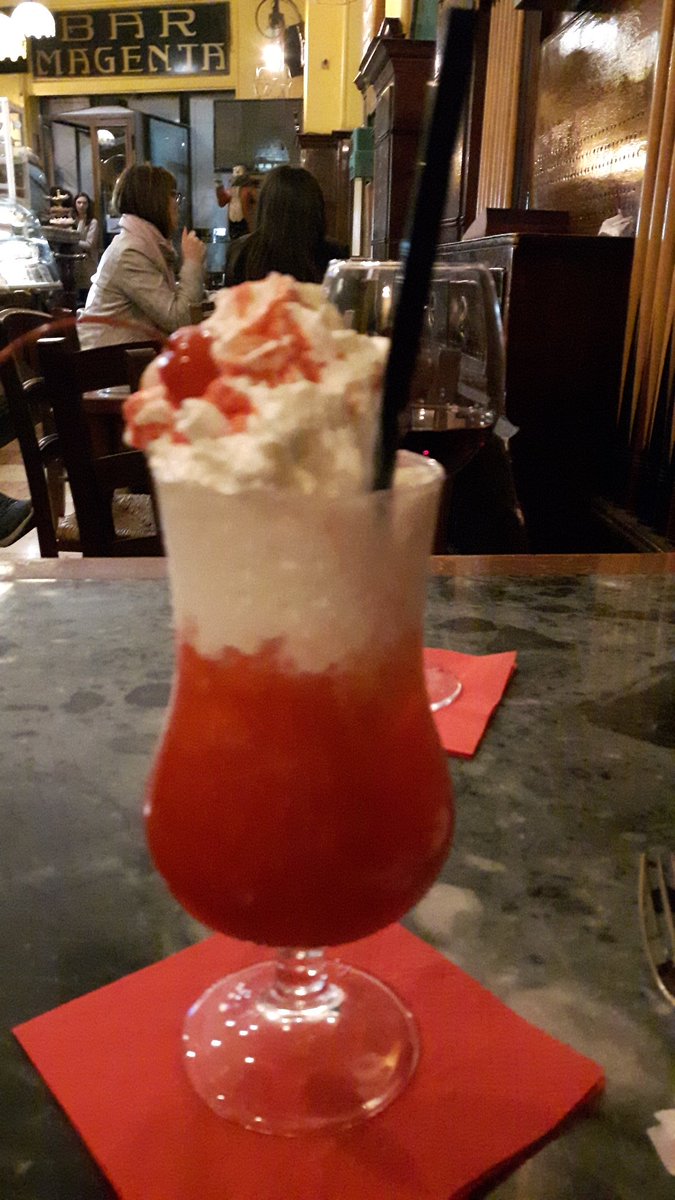 dianacomari's tweet photo. C'è anche il tempo per un #aperitivo 😊 #barmagenta #Milano #cosebelle https://t.co/SqPTaXxkgj