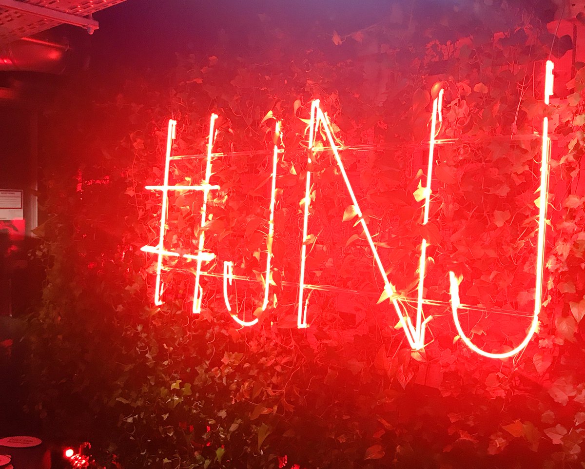 Make the connection!! Great time at Bikini Hotel <a href="/JNJInnovation/">Johnson & Johnson Innovation</a> #StartupSlam <a href="/Labiotech_eu/">Labiotech.eu</a> #BIOEUROPE