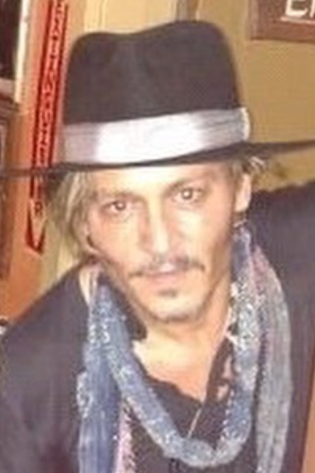 oltadepp's tweet photo. Even a big library of books can't tell how much I love you #JohnnyDepp 😭💙 https://t.co/0NgqiEX1sV