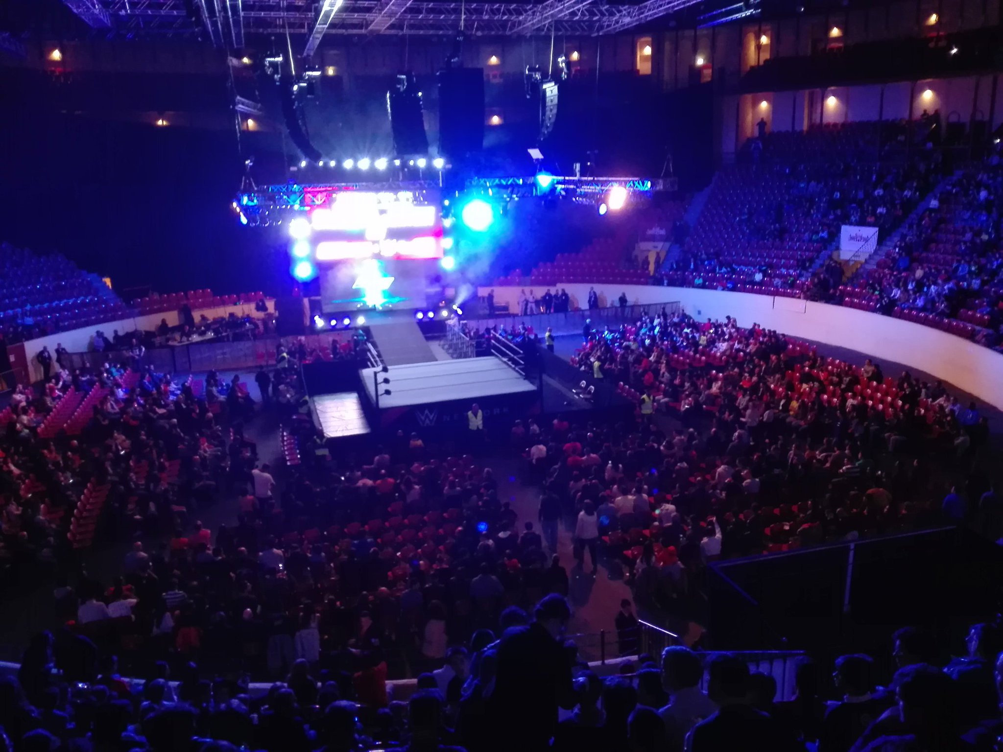WWE regressa a Portugal no dia 6 de Novembro - Página 10 DN-N-eiX4AA6-eI
