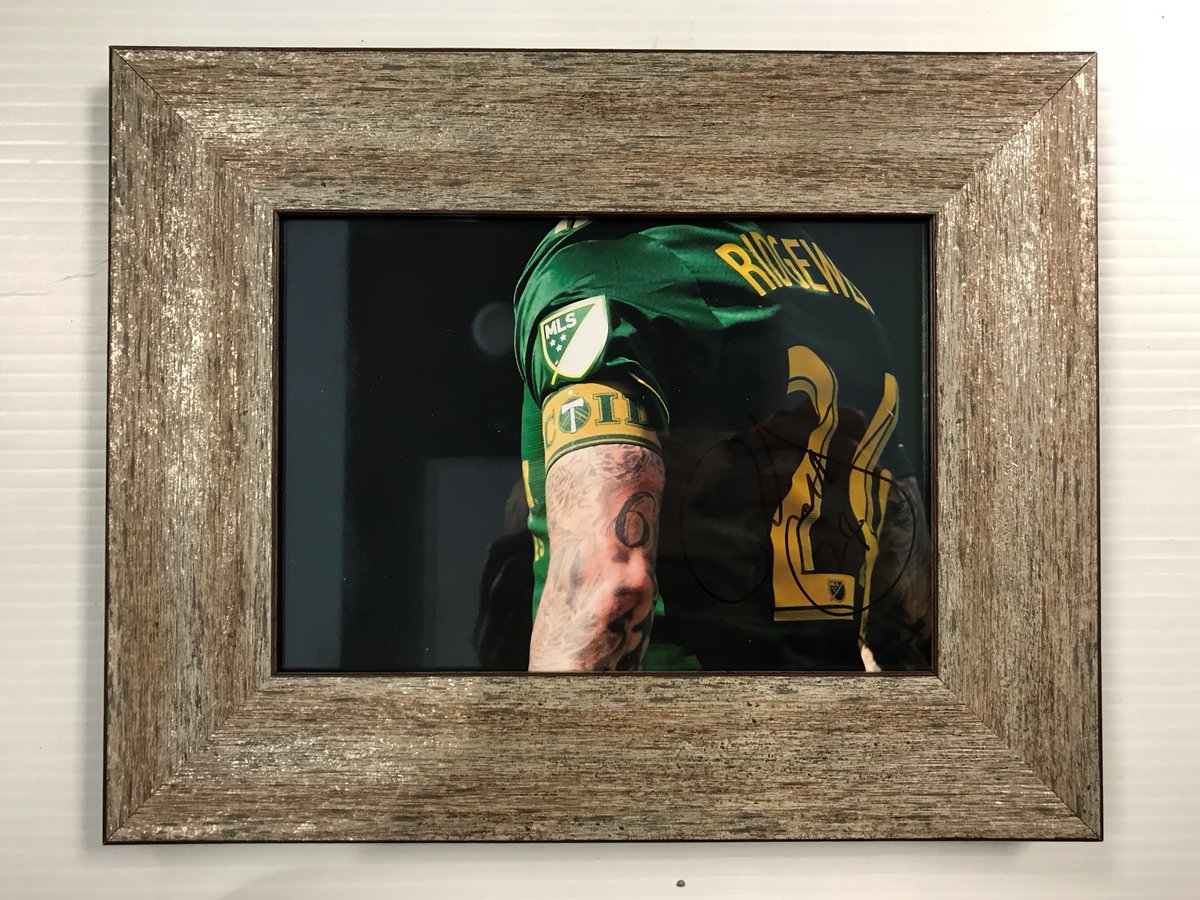 PTStandTogether's tweet photo. Celebrate a great season by bidding on these items signed by your fav @TimbersFC players! Bidding ends at 4pm today! https://t.co/qHepSaVfdw https://t.co/nB6aYiNnbx