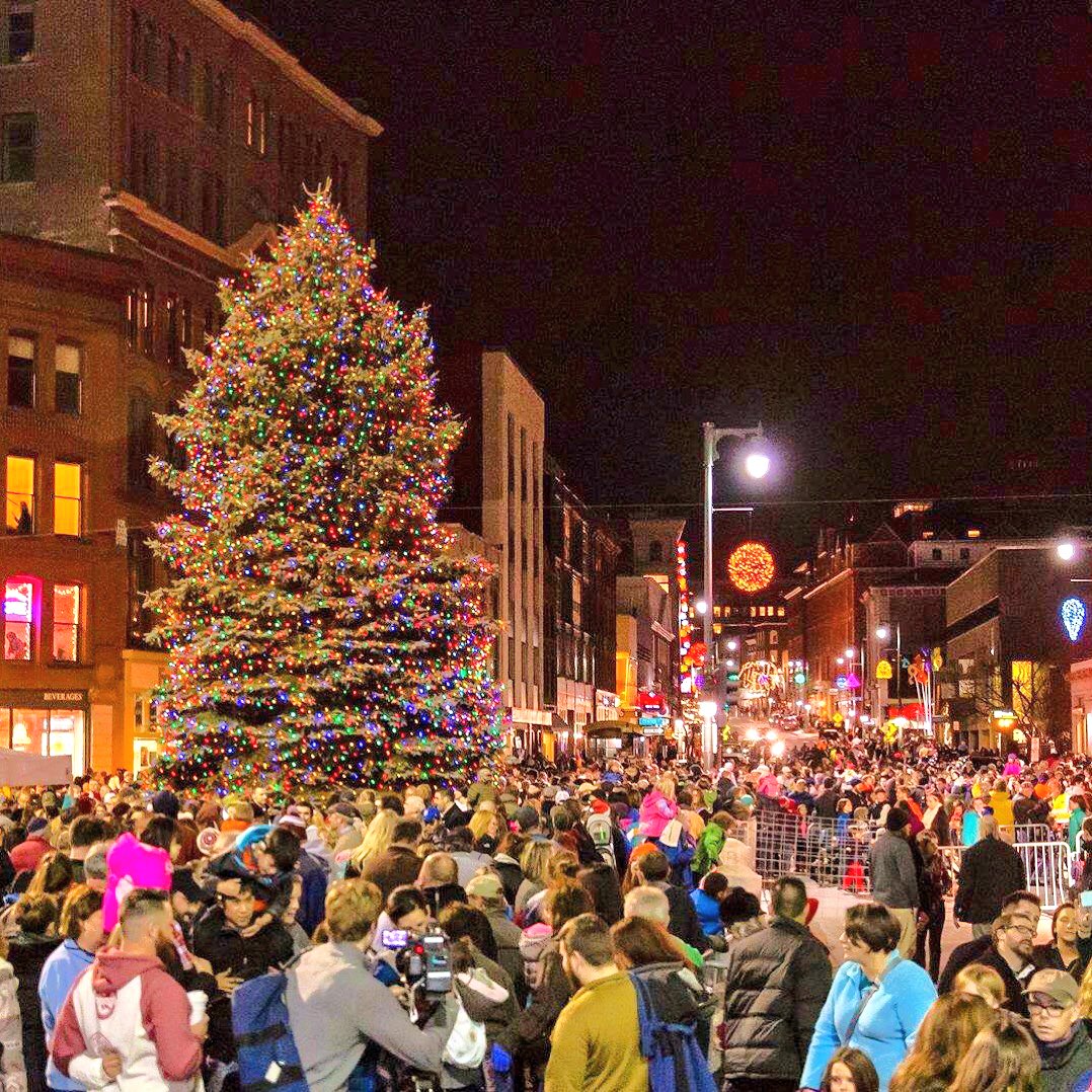 Grab your Bean Boots and your Holiday Sweater and head out to the Monument Square Tree Lighting on Friday, Nov. 25th <a href="/portlanddowntwn/">Portland Downtown</a>