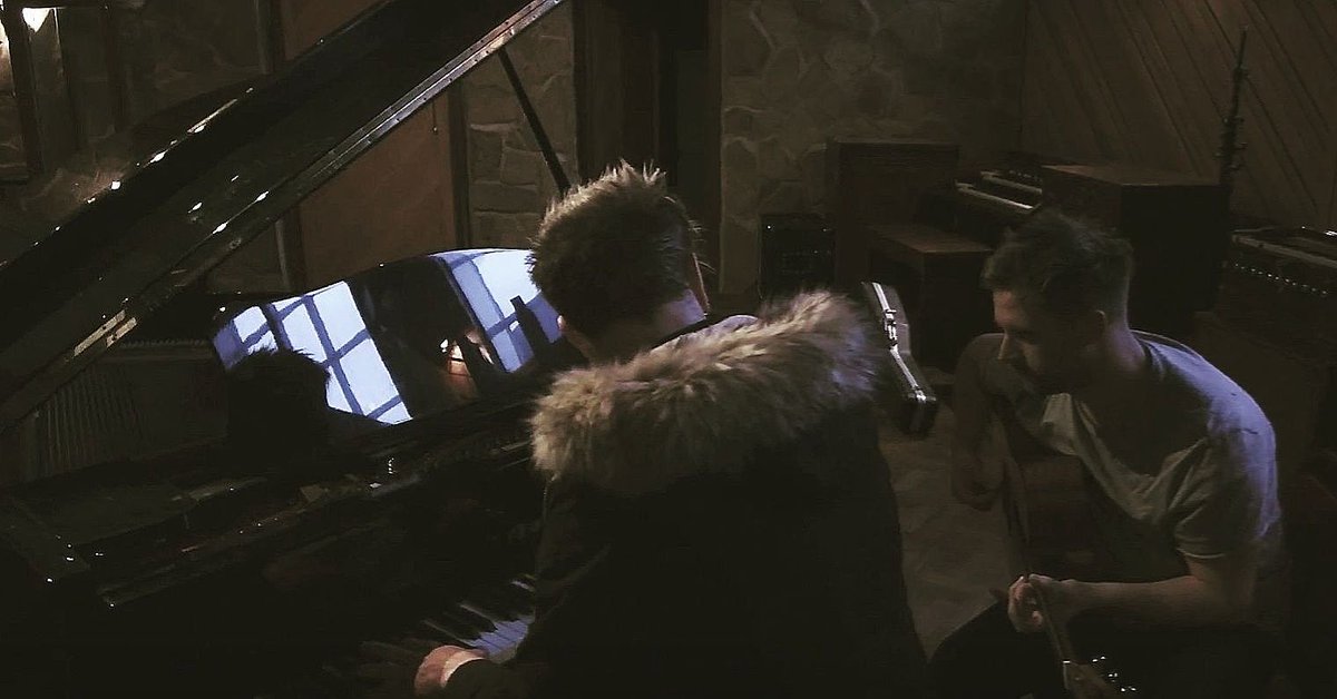 Spent the past 2 weeks recording vocals for new music ... Loving how these new songs are shaping up #III