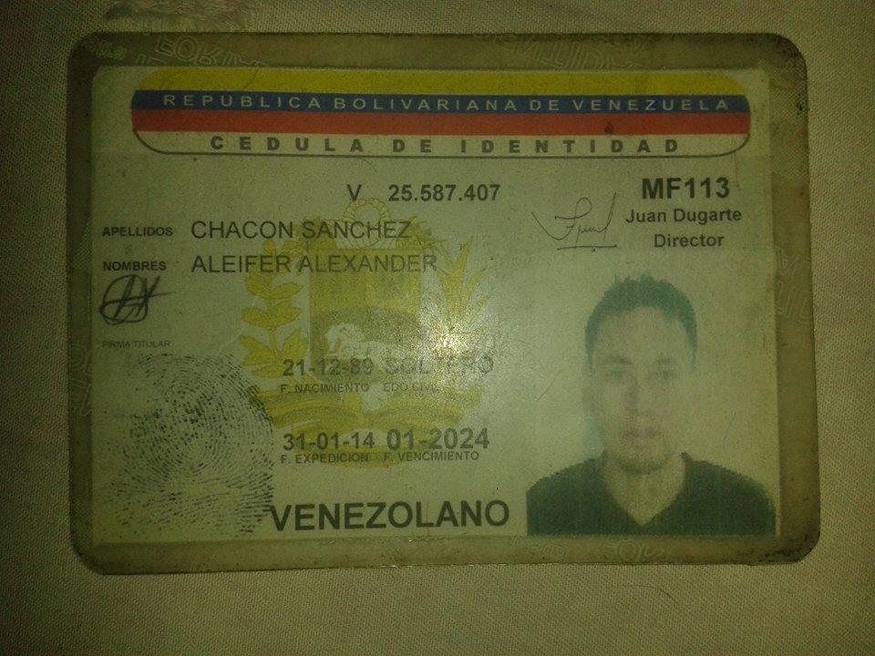 ChaconAleifer's tweet photo. @Juan_Dugarte camarada estos son mis datos para que me resuelva el problema del pasaporte aleifer alexander chacon sanchez c.i 25587407 https://t.co/Y8EvWET1XP