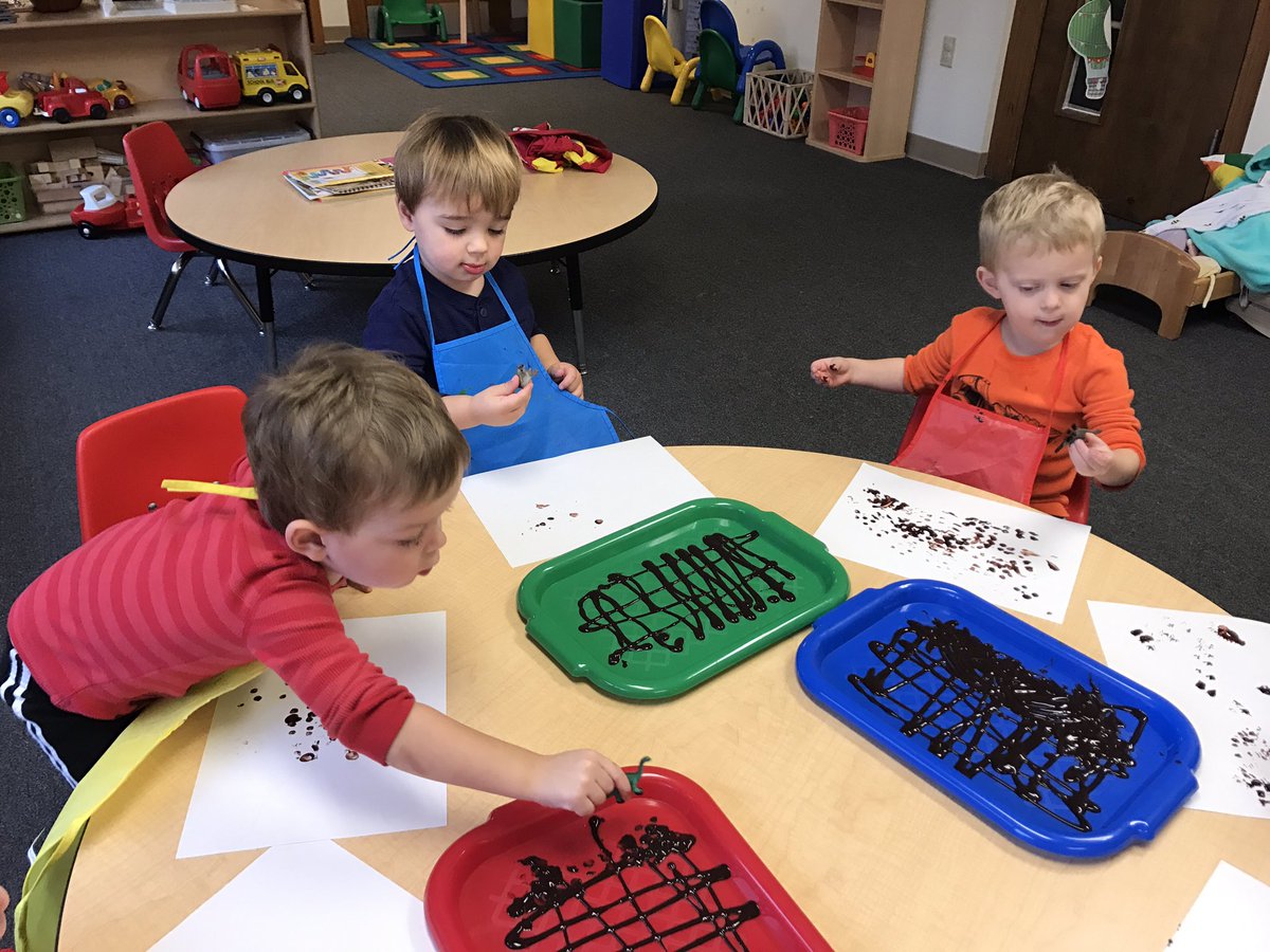 CCLSKennedy's tweet photo. Dinosaur week begins! #trackpainting #sandbin #fossilhunting @CCLSChargers https://t.co/hrNqmvL9oT