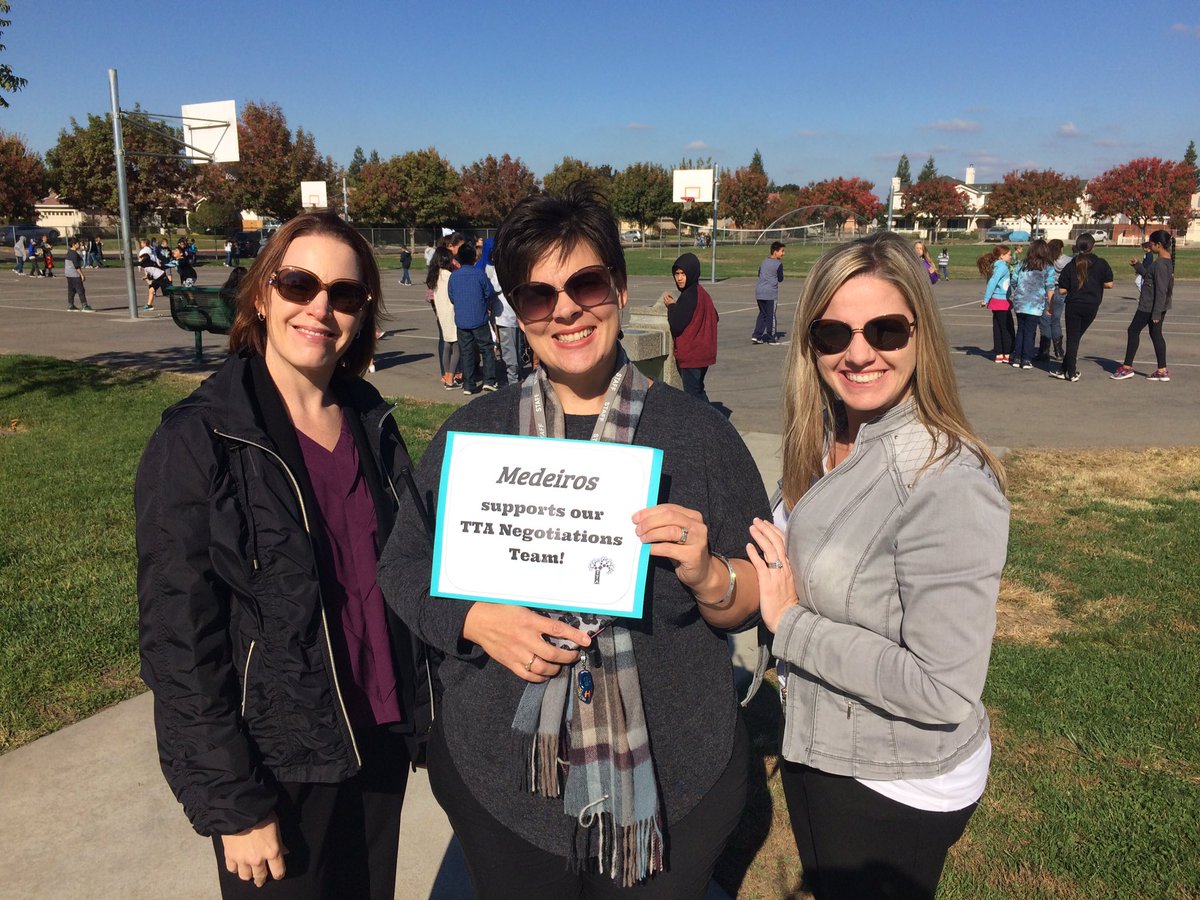 hausfrowe's tweet photo. We support our bargaining team! #TurlockTA #WeAreCTA https://t.co/7mEHsciN1z