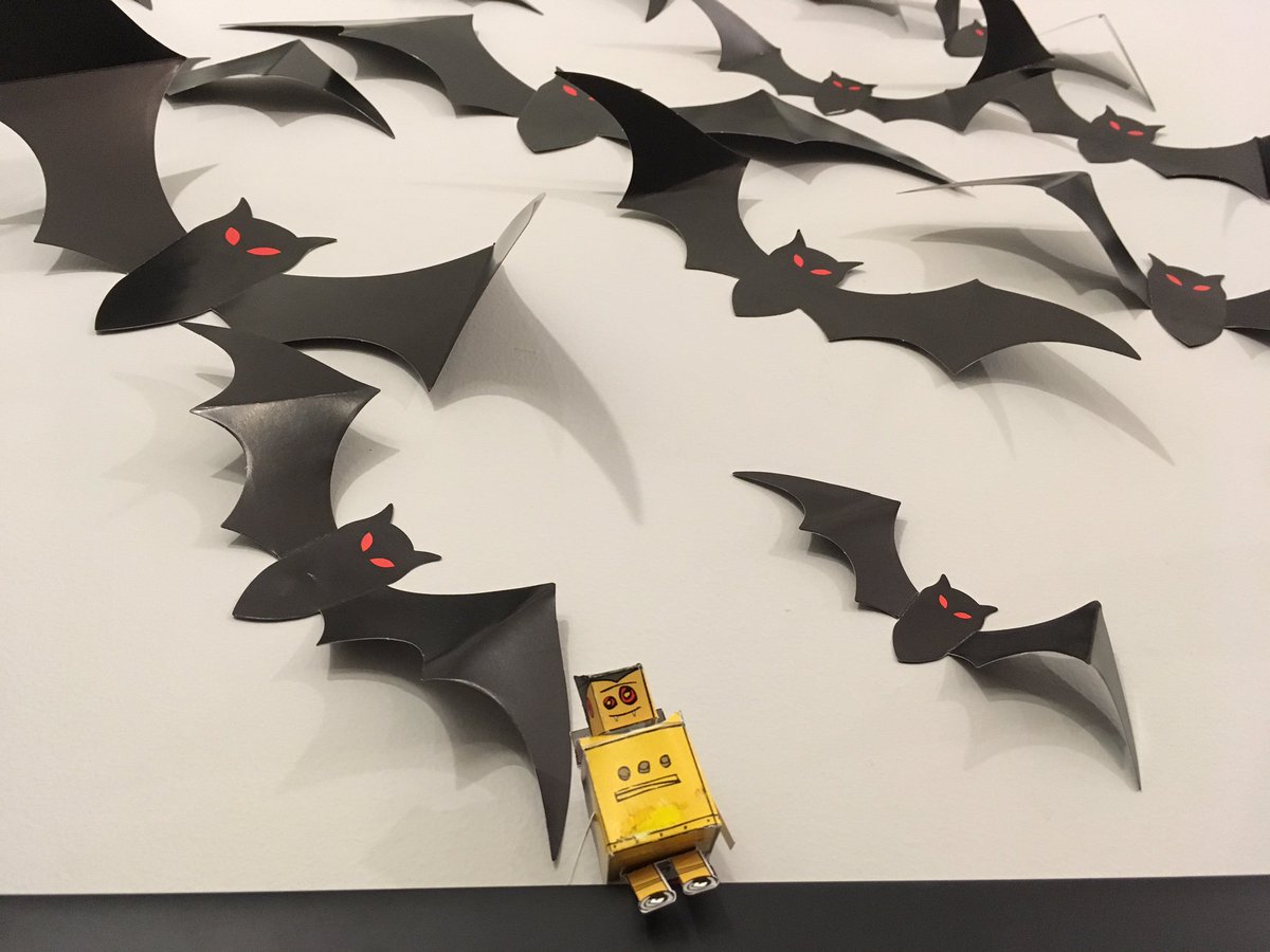 socks6006's tweet photo. @instructables #VampireRobot https://t.co/ThtyP2La2v