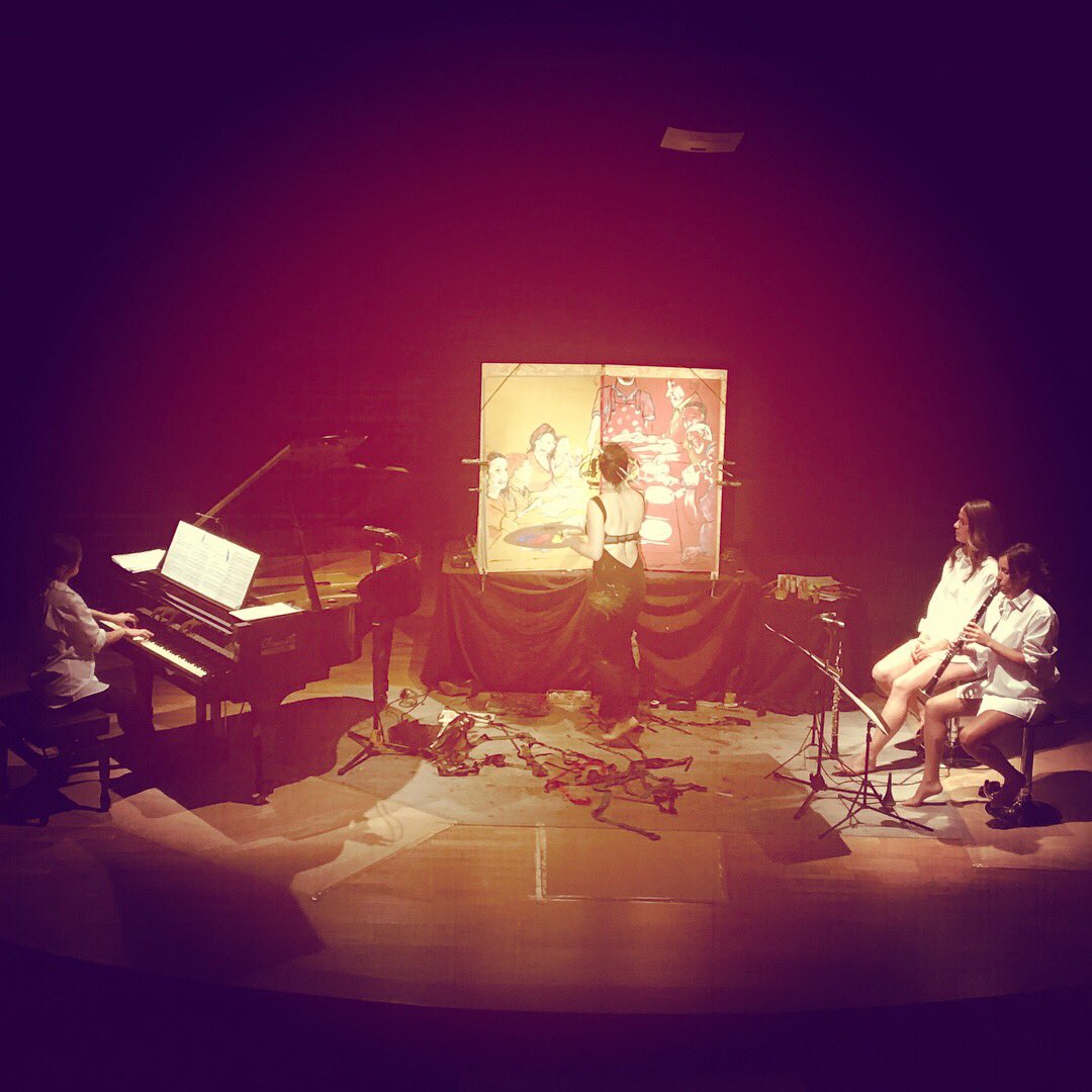 ULTRASONSalcora's tweet photo. Dissabte vam tancar #ULTRASONS17 amb un concert multidisciplinar de la mà de #somtressons+A juntant #músicaclassica i #pintura https://t.co/sBy8tQL8oX