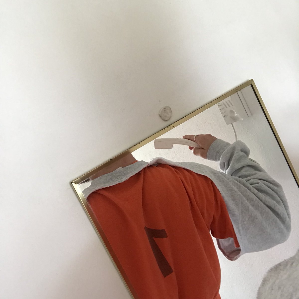 olivetoinou's tweet photo. G coupé un pull https://t.co/NxFoIzCJaa