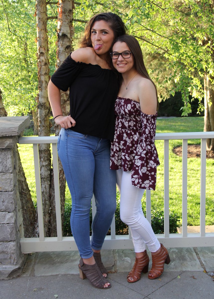 anna__higgins's tweet photo. happy bday bff 😘 i love you boo https://t.co/6jFtWTMCYc