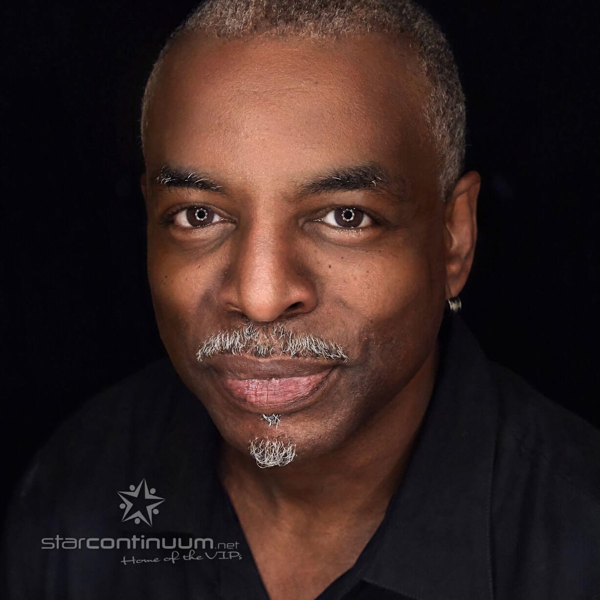 starcontinuum's tweet image. What a great pleasure to work with @levarburton at @FedCon. Thanks man ... #StarTrek #TNG #LuckyLife ... starcontinuum.net/de/photography…
