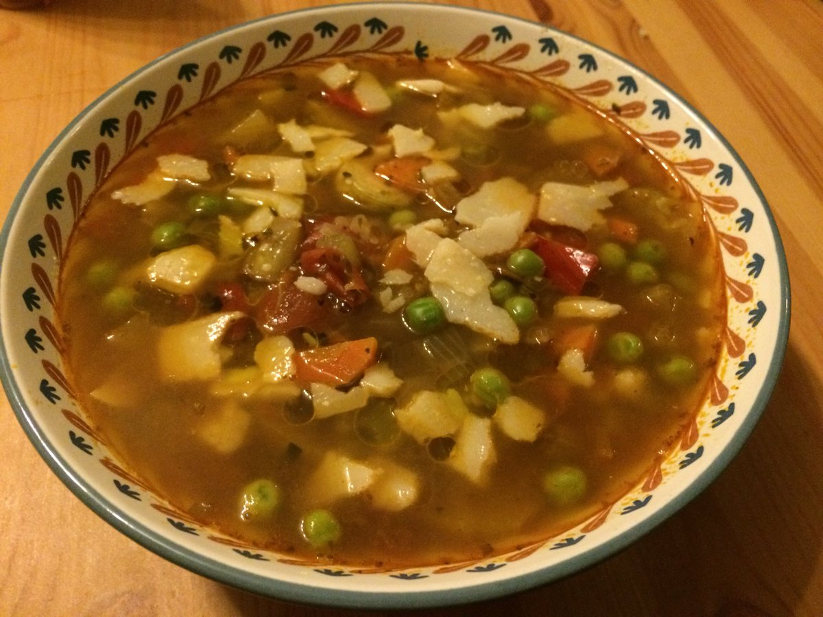 FabianMCMXCII's tweet photo. Wenn du von der Hiwi-Schicht nach Hause kommst und die Frau hat gekocht β€οΈ #soupgasm #genaudasrichtigeessenbeidemwetter #jadaistparmesandrin https://t.co/0NxVL9Gt0D