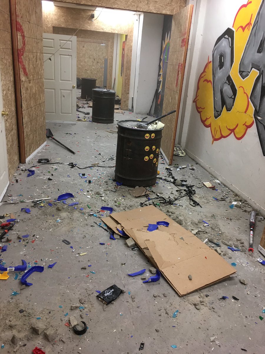 Amanda_B6's tweet photo. @GregGory987, look what we did for a birthday party last weekend😉 #RageGround #DTLA @TheWoodyShow @MENACE @987Woody @Ravels @TheOnlyCamshaft https://t.co/wZXGaaE6C4
