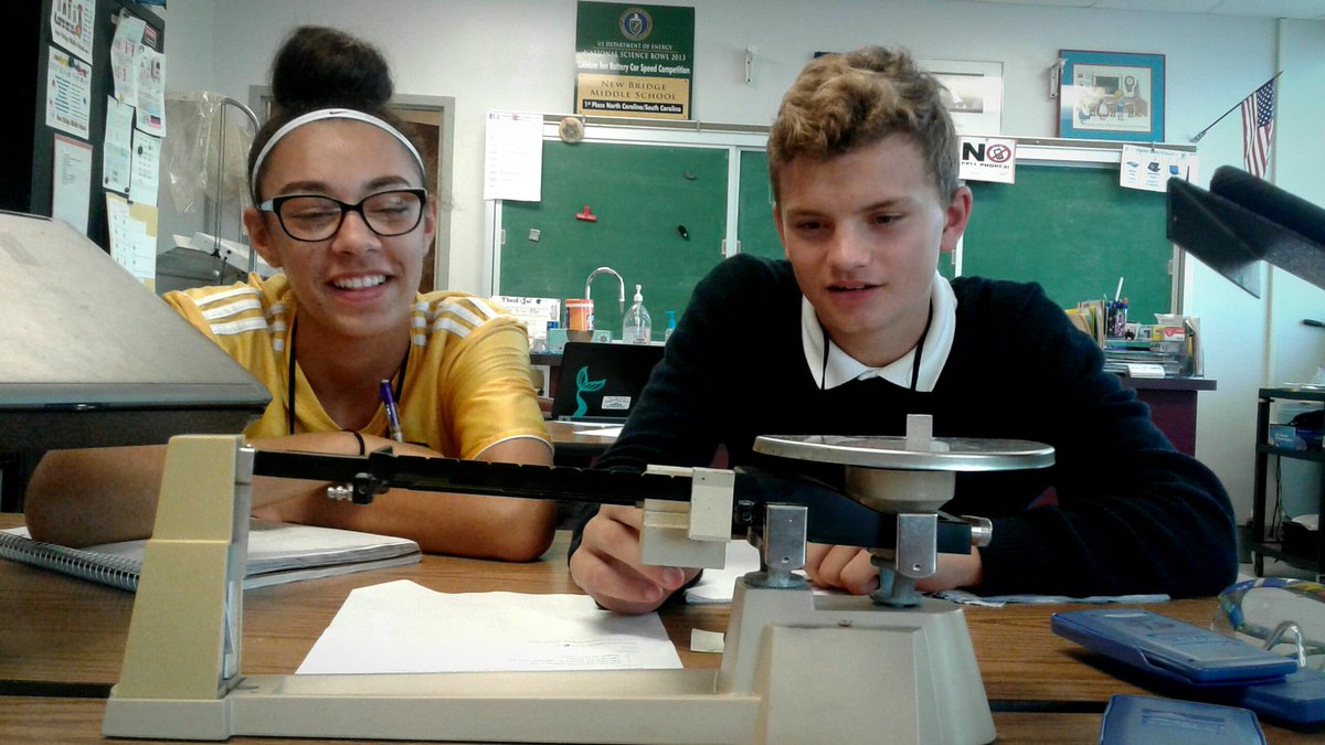 MsKelly107's tweet image. Comparing density measurements in science lab @NewBridgeBears @NewBridge8th @nbms_sciencelab