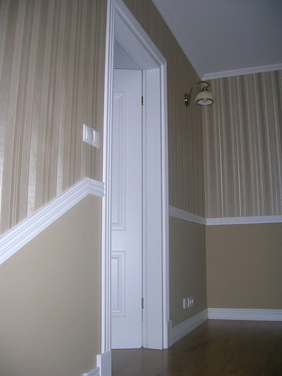 Almost ready 🙂<a href="/UkMagnolia/">Magnolia Design UK</a> #staircase #wallpaper #stairs #residential #design #interiordesign #London #whitedoor #walnut #wooden #newhome #me