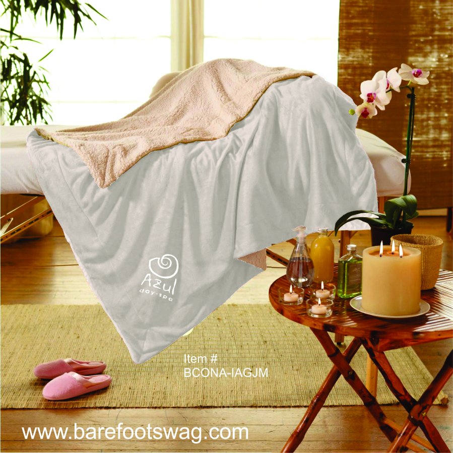 BarefootRhonda's tweet photo. Holiday hot list #customizedblankets make great gifts. NO SET UP charge 2day: https://t.co/OjdWcFIPSm #corporategift #clientgift #swagideas https://t.co/K0ZAfs3tyy