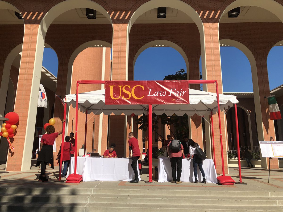 USCPRELAW's tweet photo. USC Law Fair 2017 going on NOW at VKC. Come meet with representatives from over 80 law schools, test prep companies, and internships! ❤️✌🏼💛 https://t.co/qUqQkYQqOF