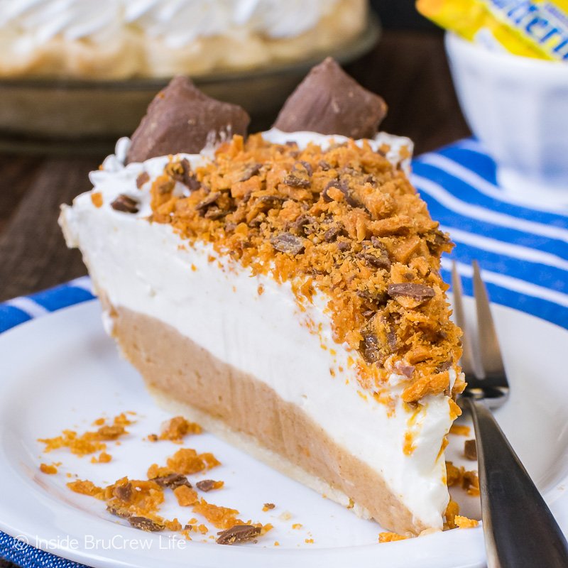 BruCrewLife's tweet photo. Trust me &amp; make this Peanut Butter Butterfinger Pie soon! It's so good!! https://t.co/QXKvwA8Vfh @Butterfinger https://t.co/NkUEHr2Cic