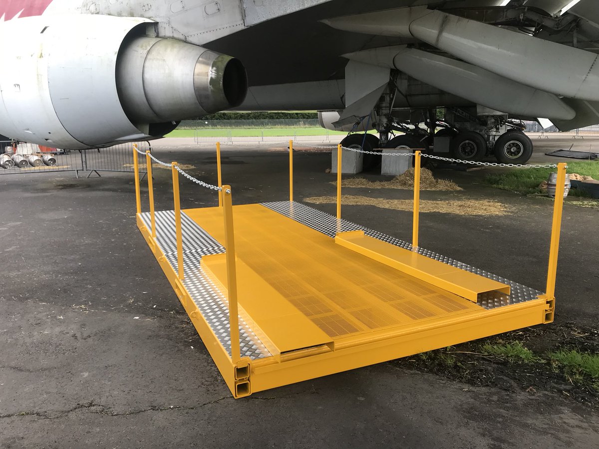 wjwengineering's tweet image. Finished vehicle pallet for loading cars into @CotswoldAirport’s 747 for corporate events.