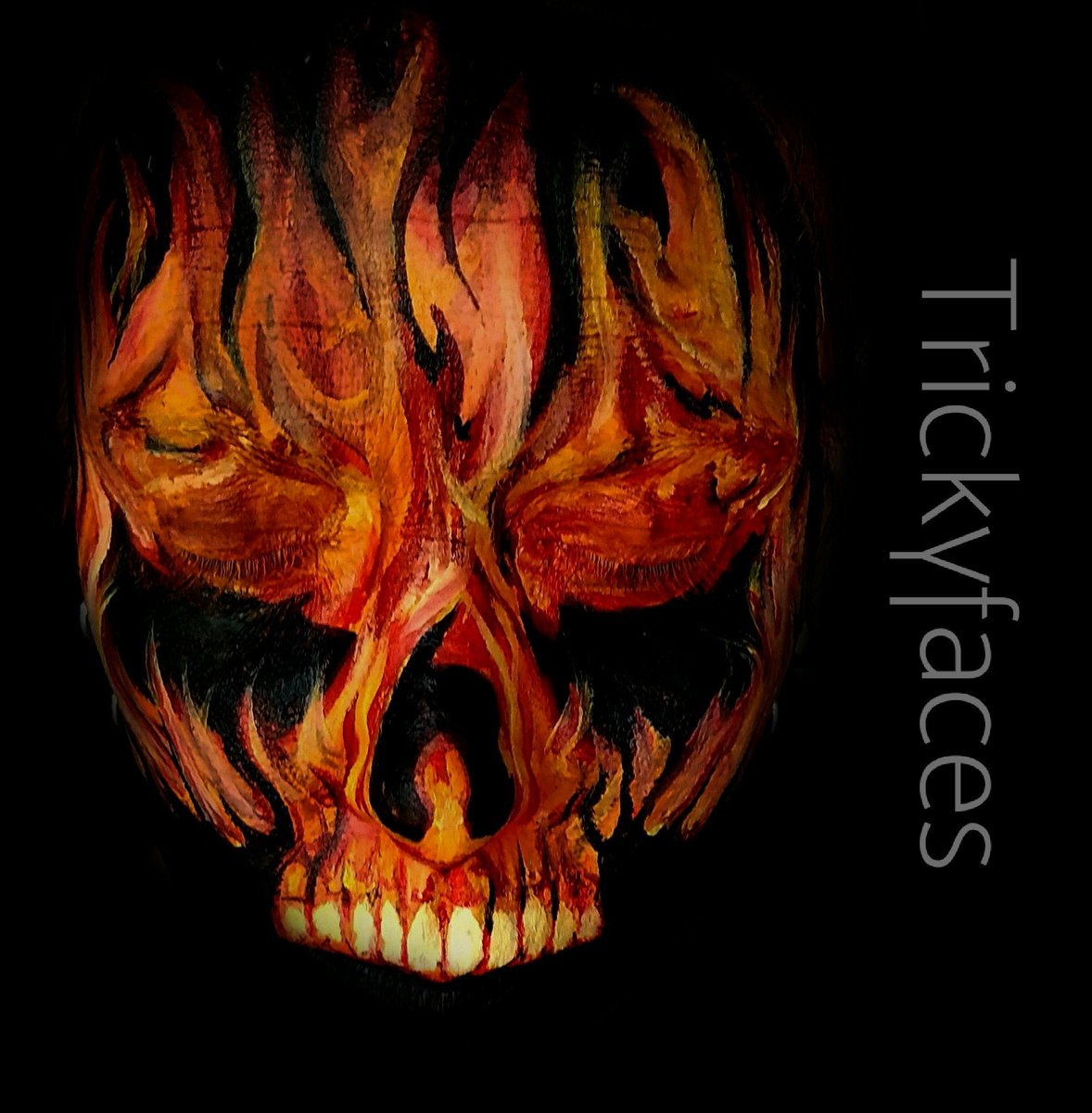 Trickyfaces's tweet image. Day 159. Flame Bootcamp! #Trickyfaces #facepaint  #flames #skull