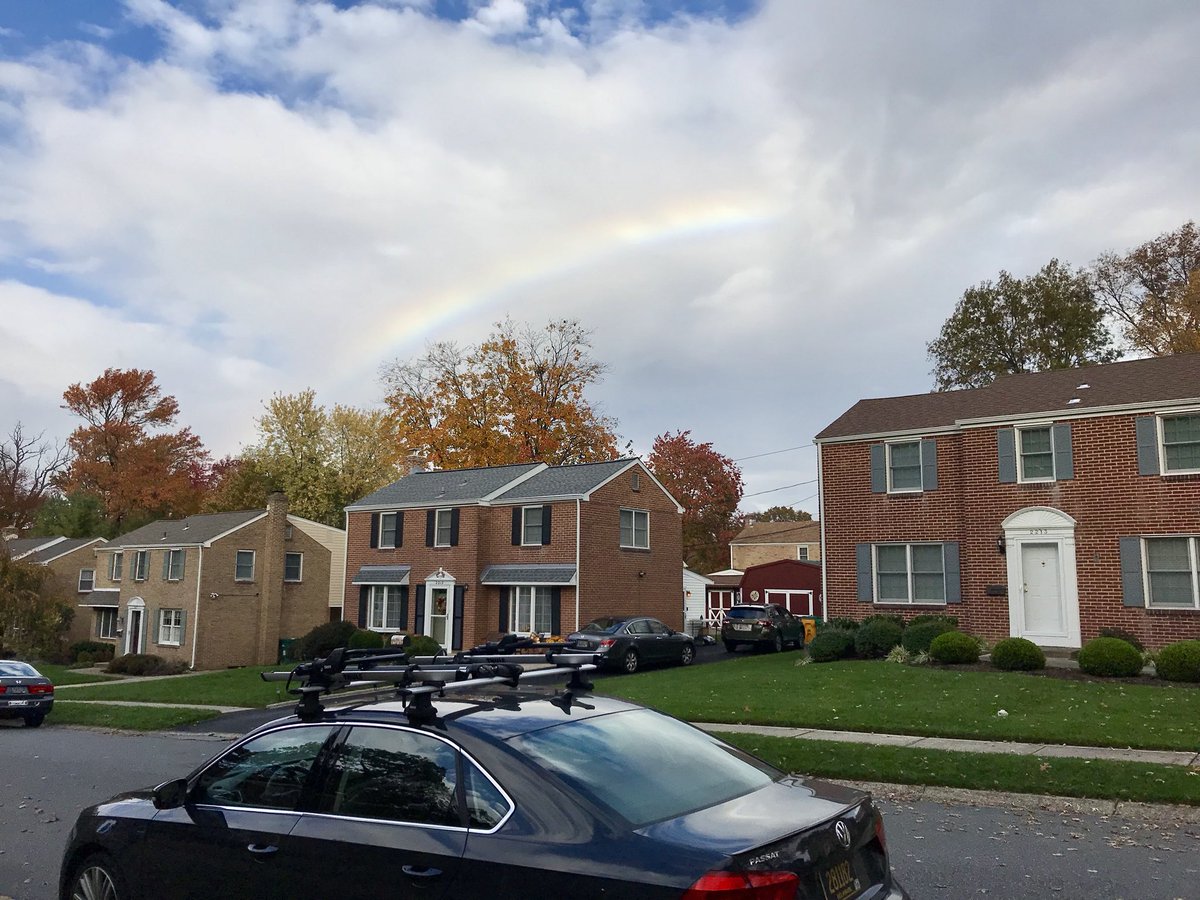 eclipse0rah's tweet photo. #randomrainbow https://t.co/8O9TSCoH8E