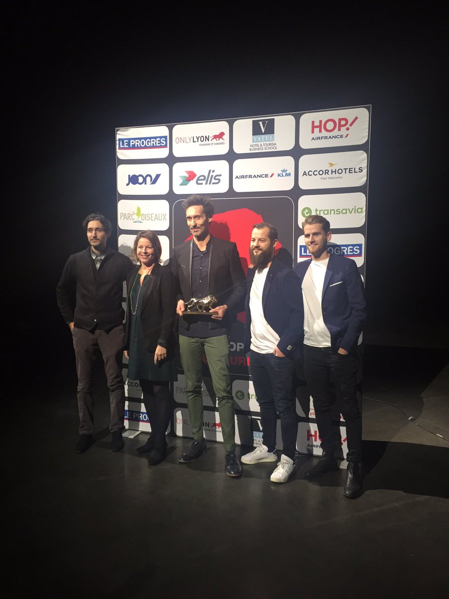 Tourisme2018's tweet photo. Félicitations à La Bijouterie qui remporte le Trophée Restauration, remis par La Maison de l'Emploi ! #TTOL2017 https://t.co/oHjpz4EzKp