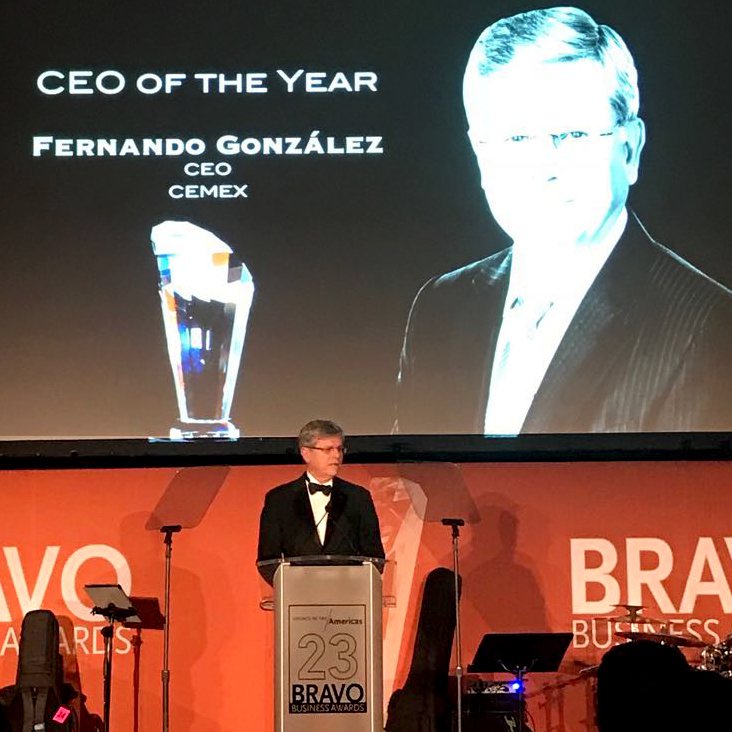 Cemex_USA's tweet image. Congratulations to our CEO, @Fernandogzz, who received the CEO of the Year award from @ASCOA, in Miami, Florida at #BRAVObiz this weekend!