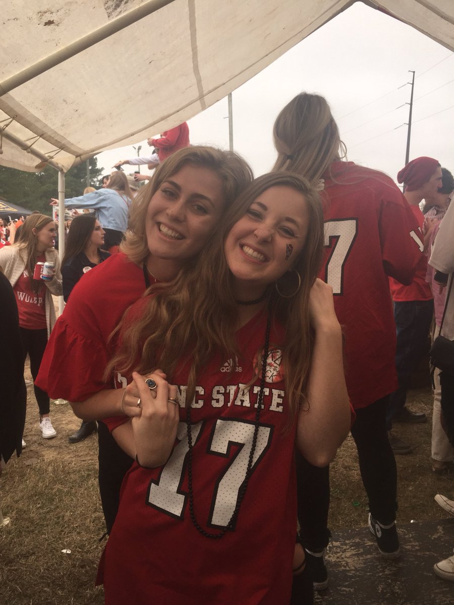 rachelgsykes's tweet image. marcela appreciation tweet cause she’s the bomb and i love her. keep doing you mar. #babesofbecton #messybuthappy #motivatemarcelamonday