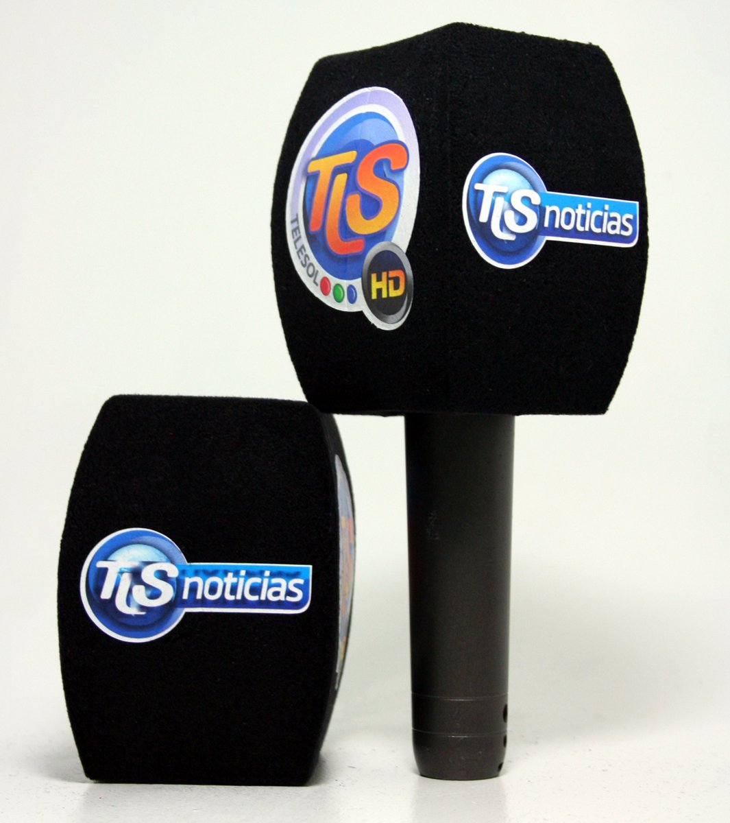 ServidataArg's tweet photo. Capuchones de micrófono personalizados con logo para @Telesolsj 🎤📣
#Servidata #Telesol #Cubremic #Capuchones #Paraviento #MicFoam #Svdt https://t.co/2WPr4G0W4g