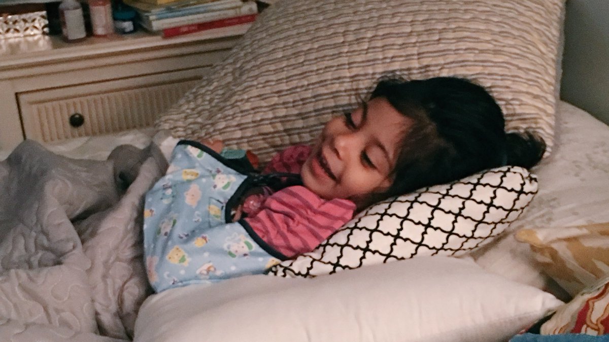 btalonia's tweet photo. #CelebrateMonday = staying home &amp; making this princess feel like a Queen after she broke her collar bone. Blessed to be home. #TaloniaTime https://t.co/hQ1L3doXMh