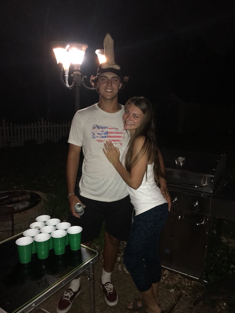 Graves_Flow36's tweet photo. Happy 1 year rach, thank you for treating me so well you mean the world to me. I love you to the moon and back❤️ https://t.co/FfFUEKrmBp