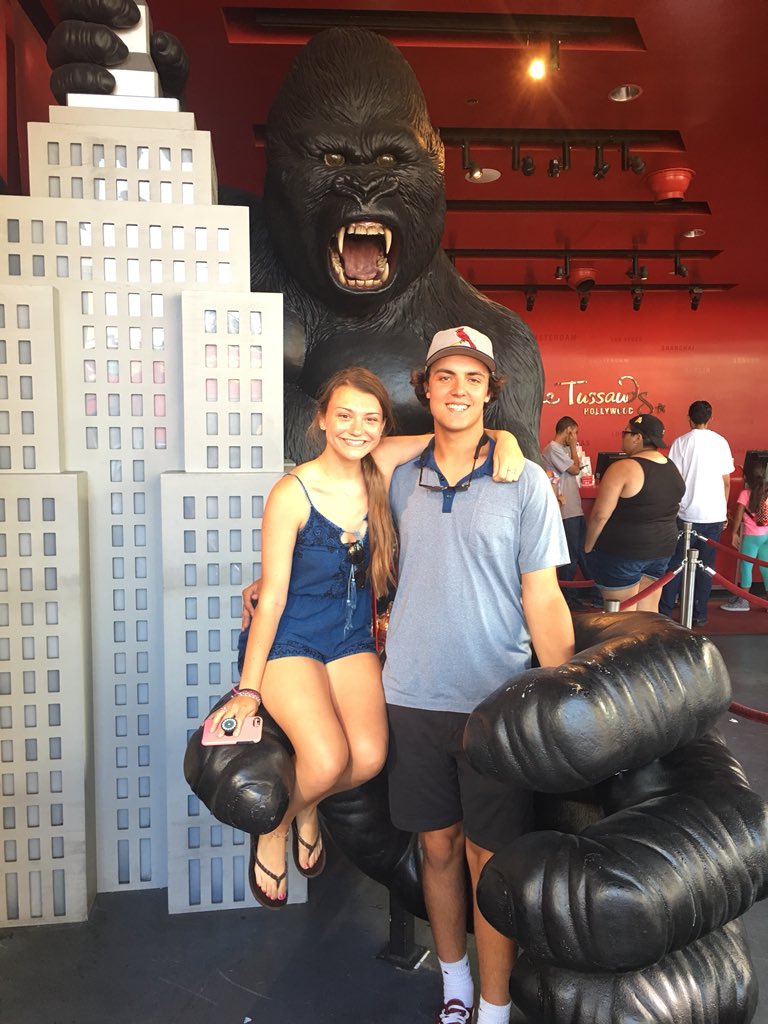 Graves_Flow36's tweet photo. Happy 1 year rach, thank you for treating me so well you mean the world to me. I love you to the moon and back❤️ https://t.co/FfFUEKrmBp