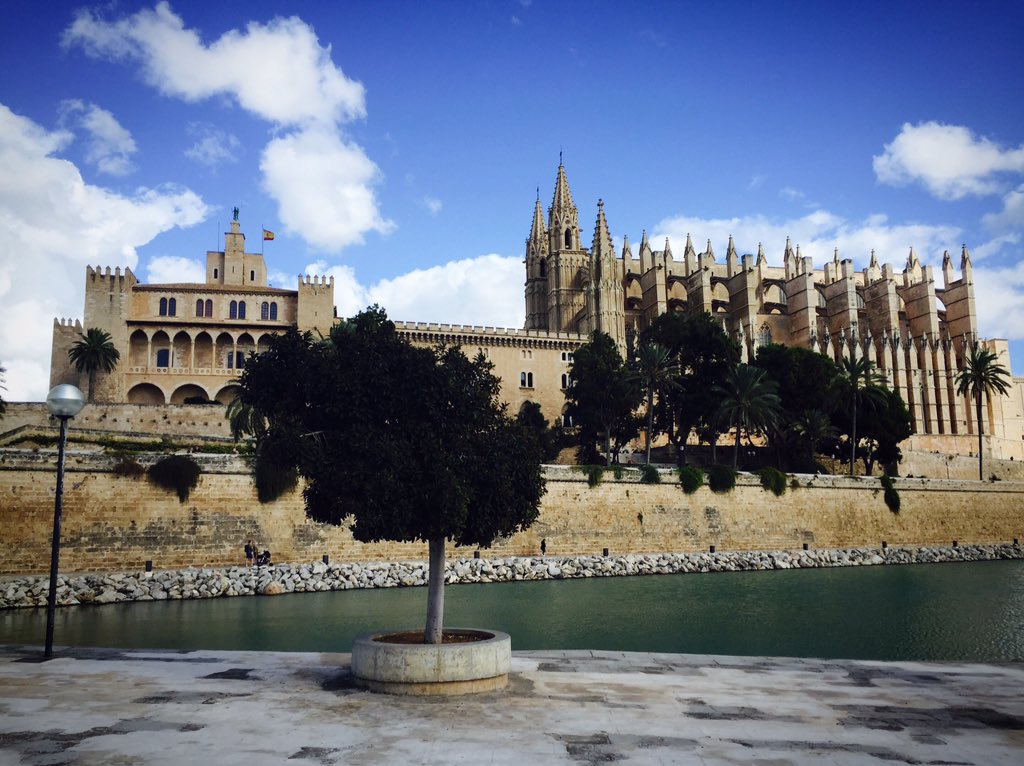 akocwill's tweet photo. The Cathedral https://t.co/0Vxe9KyOzq