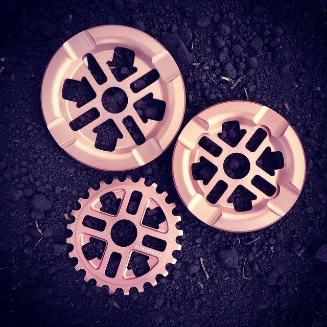 transitionbmx's tweet photo. Copper Fit Key and Key Guard Sprockets 👌 https://t.co/MnidIho04A