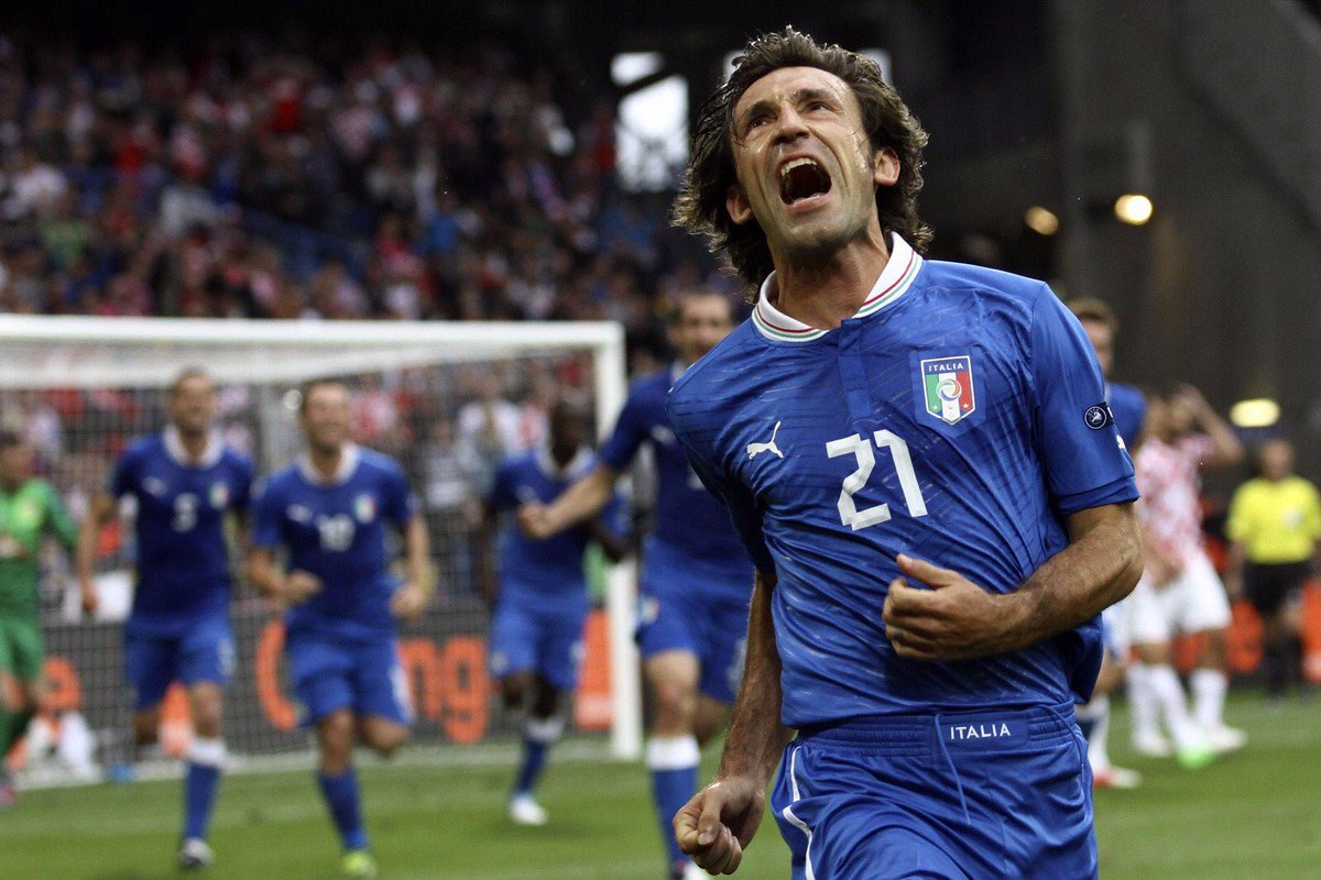 Pippo8683's tweet photo. Il più grande spettacolo dopo il big bang #Pirlo Grazie di tutto maestro https://t.co/Fh6tSjvDKV