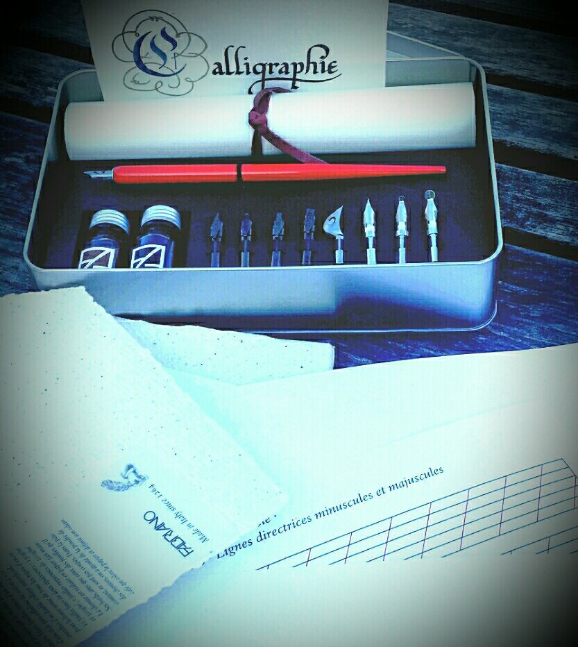 FabrianoBoutCH's tweet photo. Start easy and finish with style! #calligraphyset #comelearnwithus #fabgenève https://t.co/QPkAZm2uTO