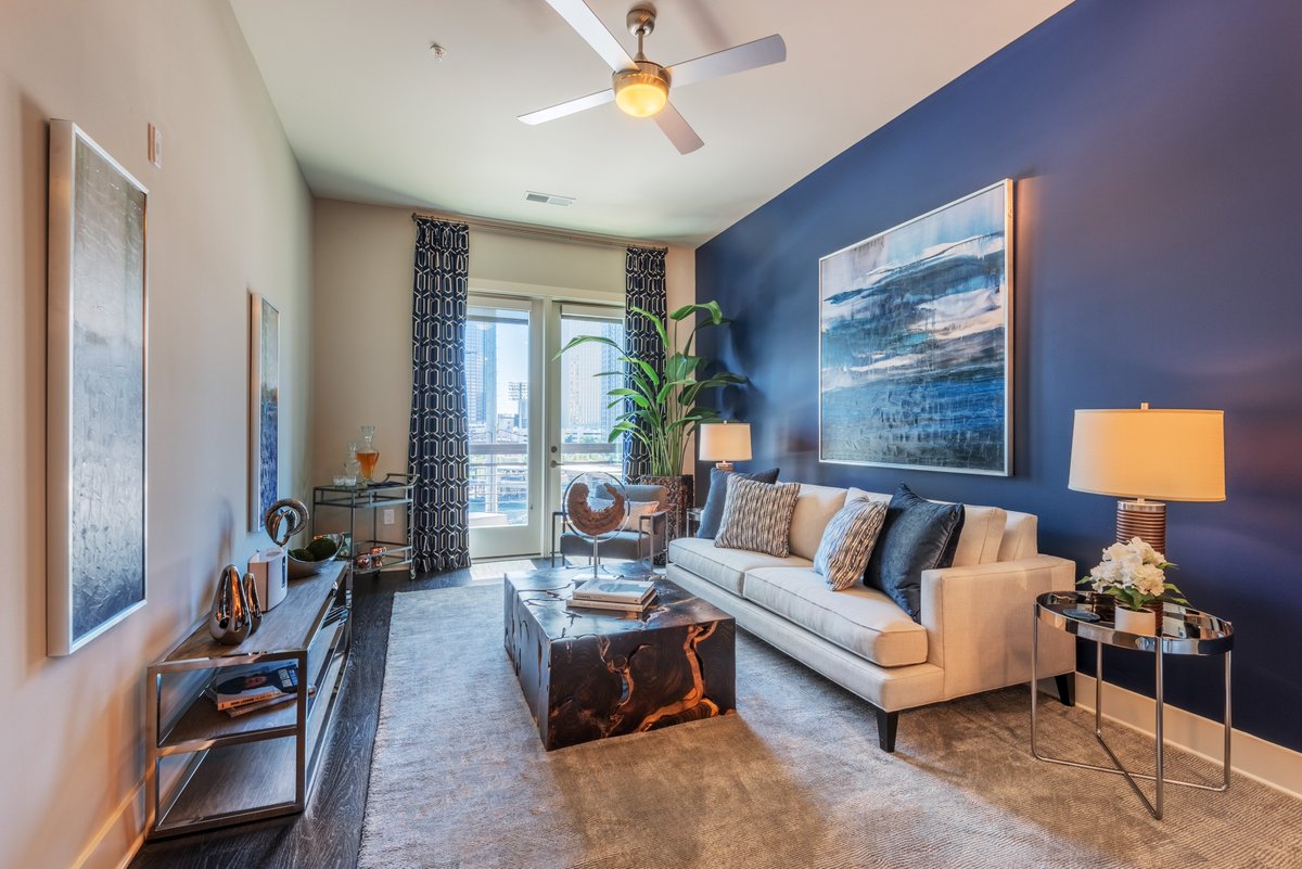 CircaUptown360's tweet photo. LAST A1 available here at Circa Uptown! Enjoy the stress free relief of not having to pay rent until NEXT YEAR when you lease today! https://t.co/AUHtRWAy5i