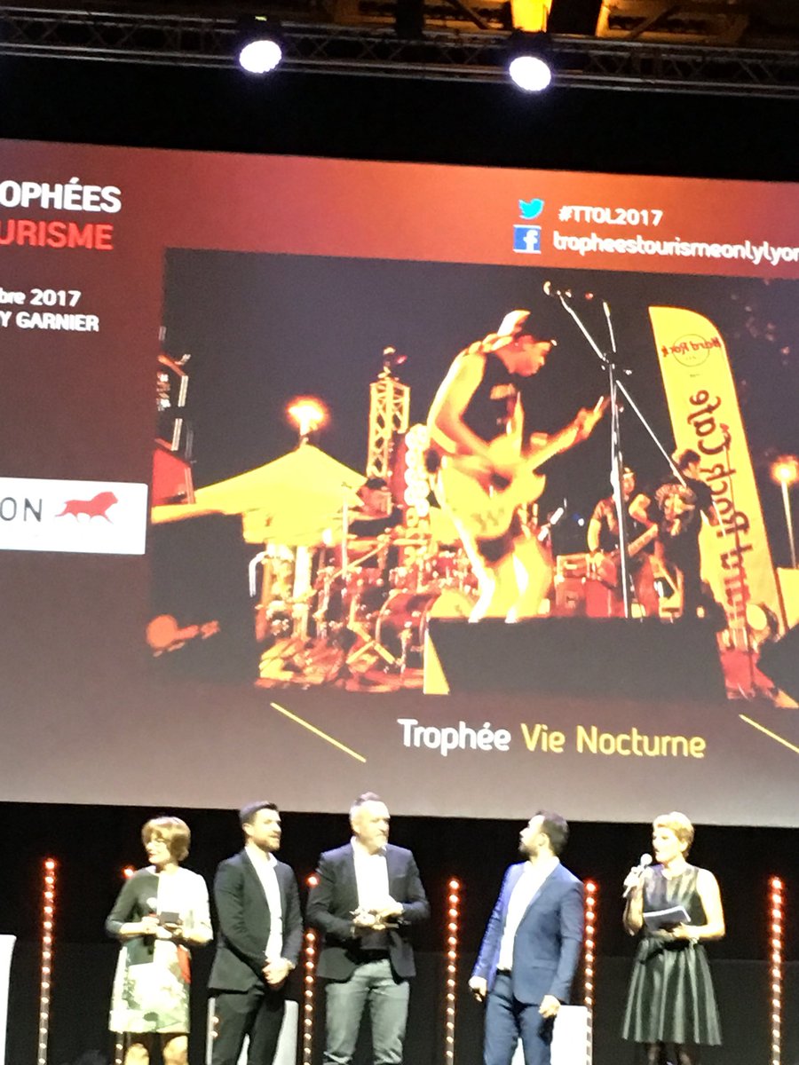 marievallet1's tweet photo. Le Trophée Vie Nocturne pour @HRCLyon #TTOL2017 @ca_centrest Banque du Tourisme https://t.co/8390iIW5Cw